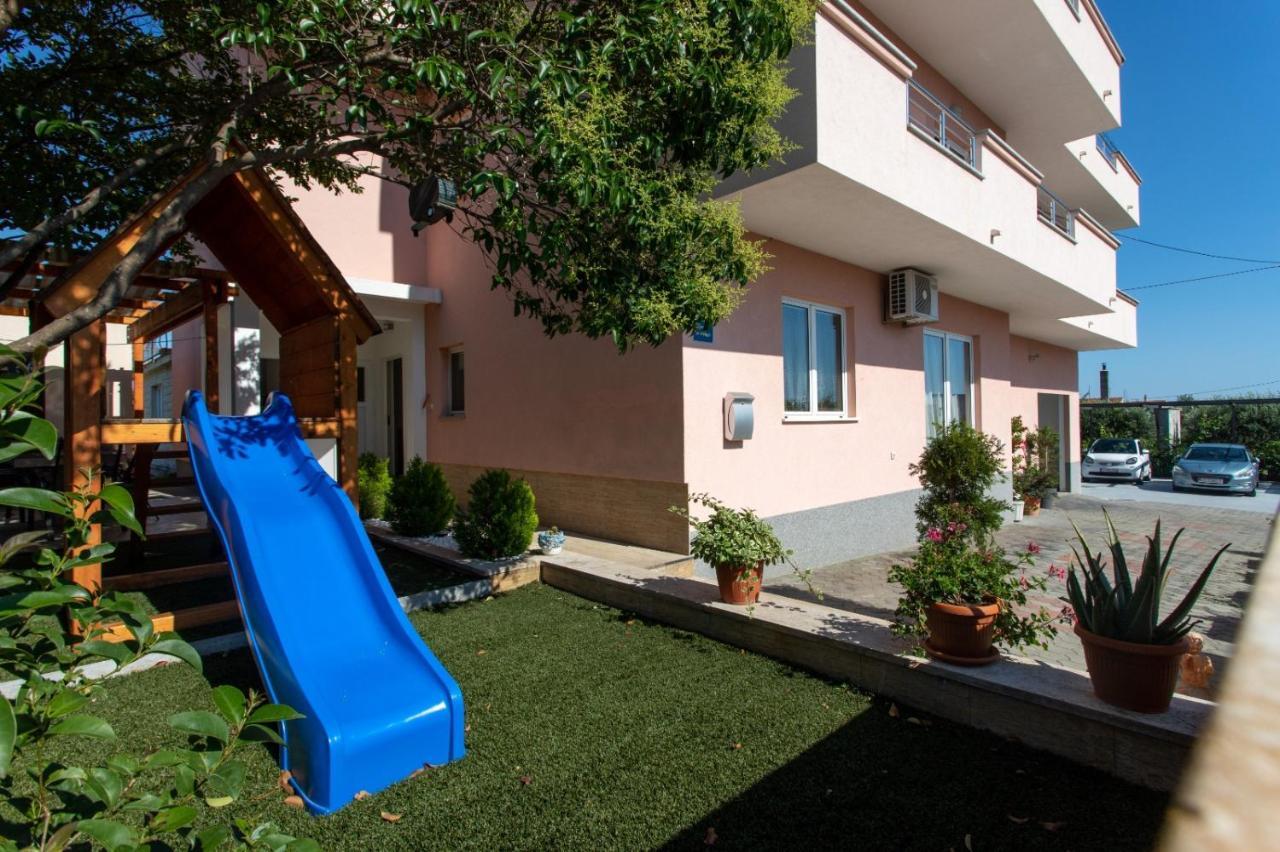 Villa Apartments Brecic 1 Kastela Exterior photo