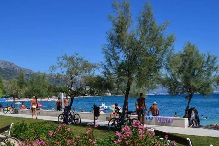 Villa Apartments Brecic 1 Kastela Exterior photo