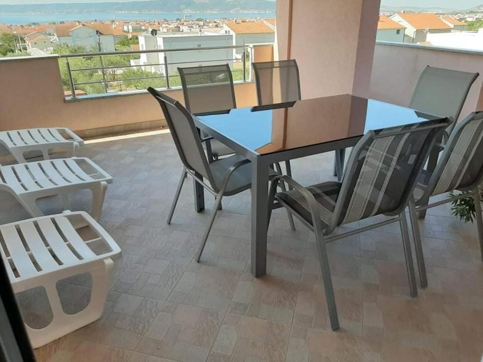 Villa Apartments Brecic 1 Kastela Exterior photo