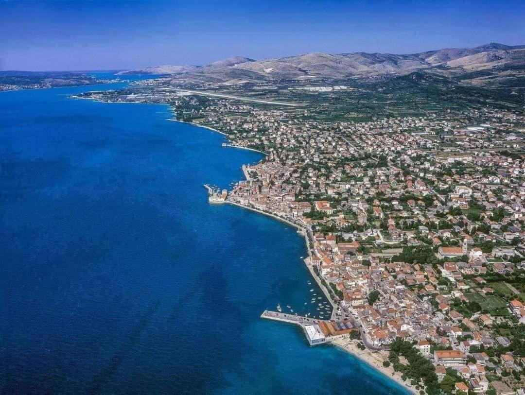 Villa Apartments Brecic 1 Kastela Exterior photo