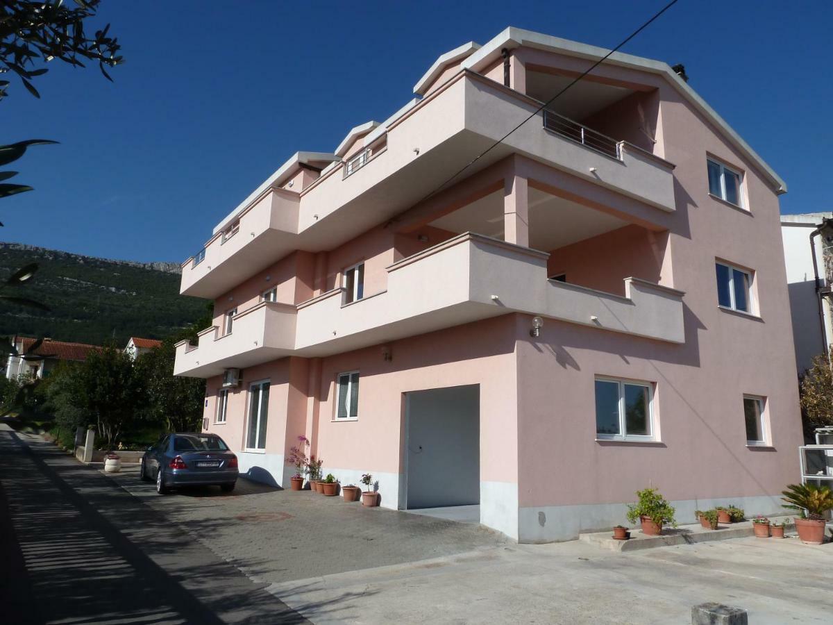 Villa Apartments Brecic 1 Kastela Exterior photo